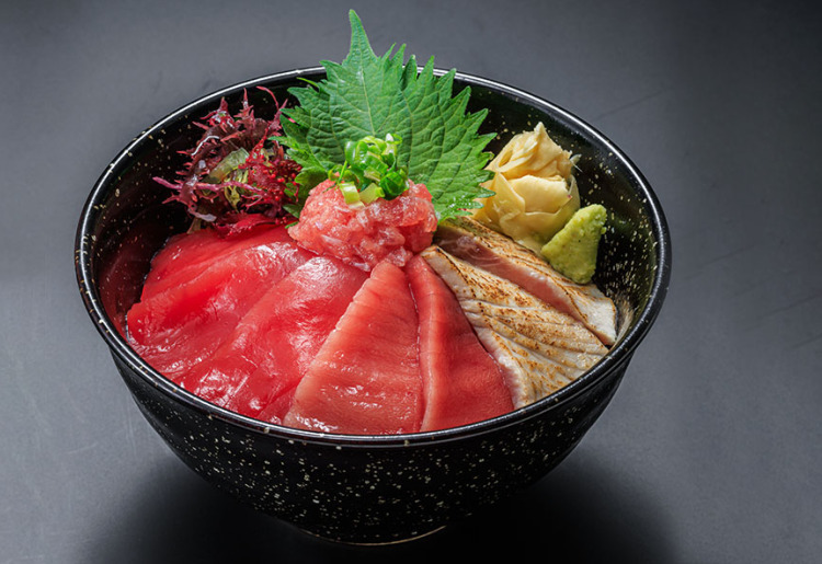 特上まぐろ丼