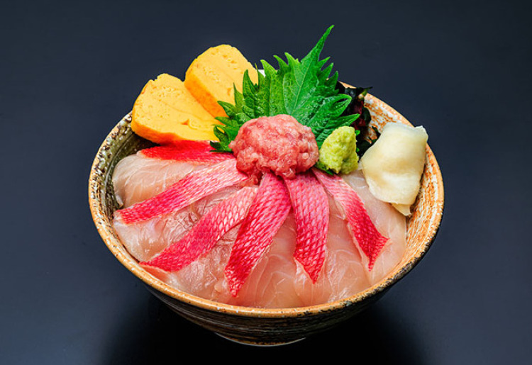 伊豆金目鯛の湯引き丼