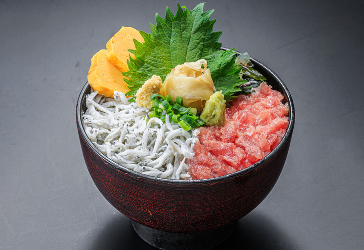 【駿河湾産】釜揚げしらすねぎとろ丼
